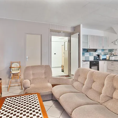 6 Pers Proche Apartment *