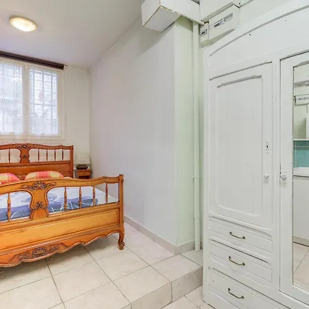 6 Pers Proche Apartment