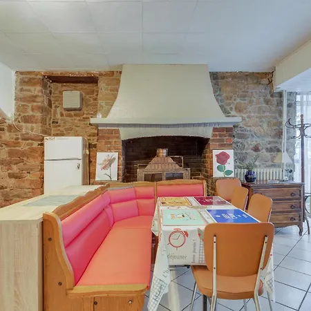 6 Pers Proche Apartment